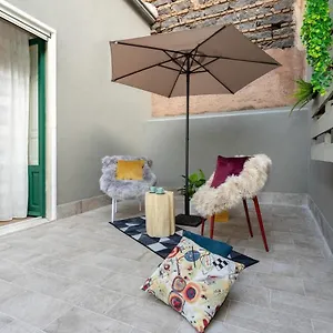 https://siciliaholic-modern-house.taorminaitalyhotels.com
